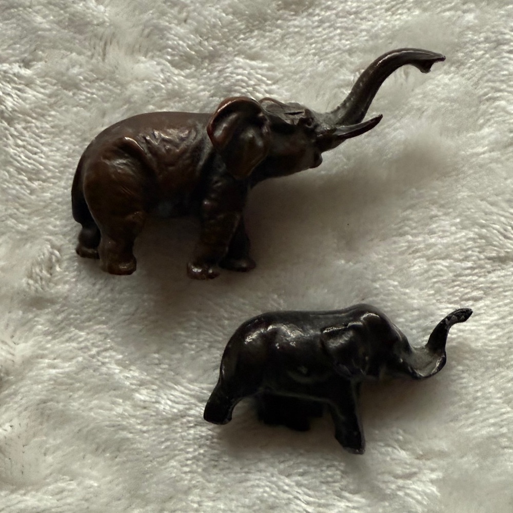 Small Decorative Metal Elephant Pair